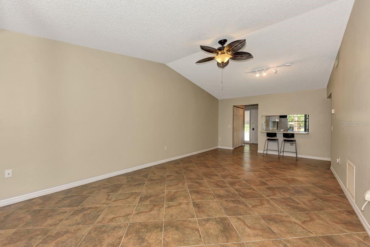 SUMMERSIDE - Residential Lease