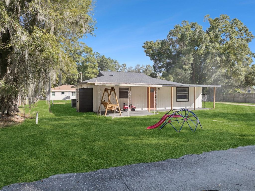 Photo of 2698 Old Dixie Highway, Auburndale, FL 33823 (MLS # L4957122)