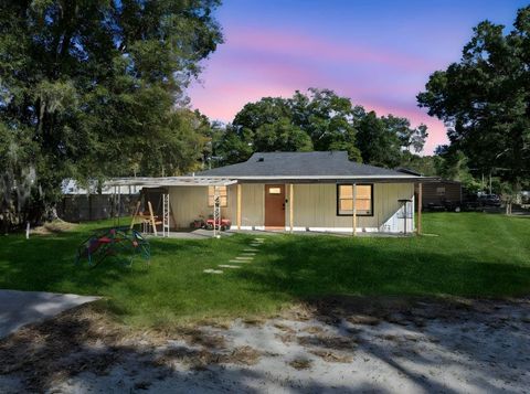 Photo of 2698 Old Dixie Highway, Auburndale, FL 33823 (MLS # L4957122)