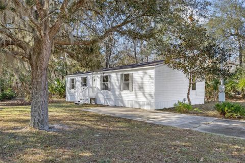 A home in CHIEFLAND