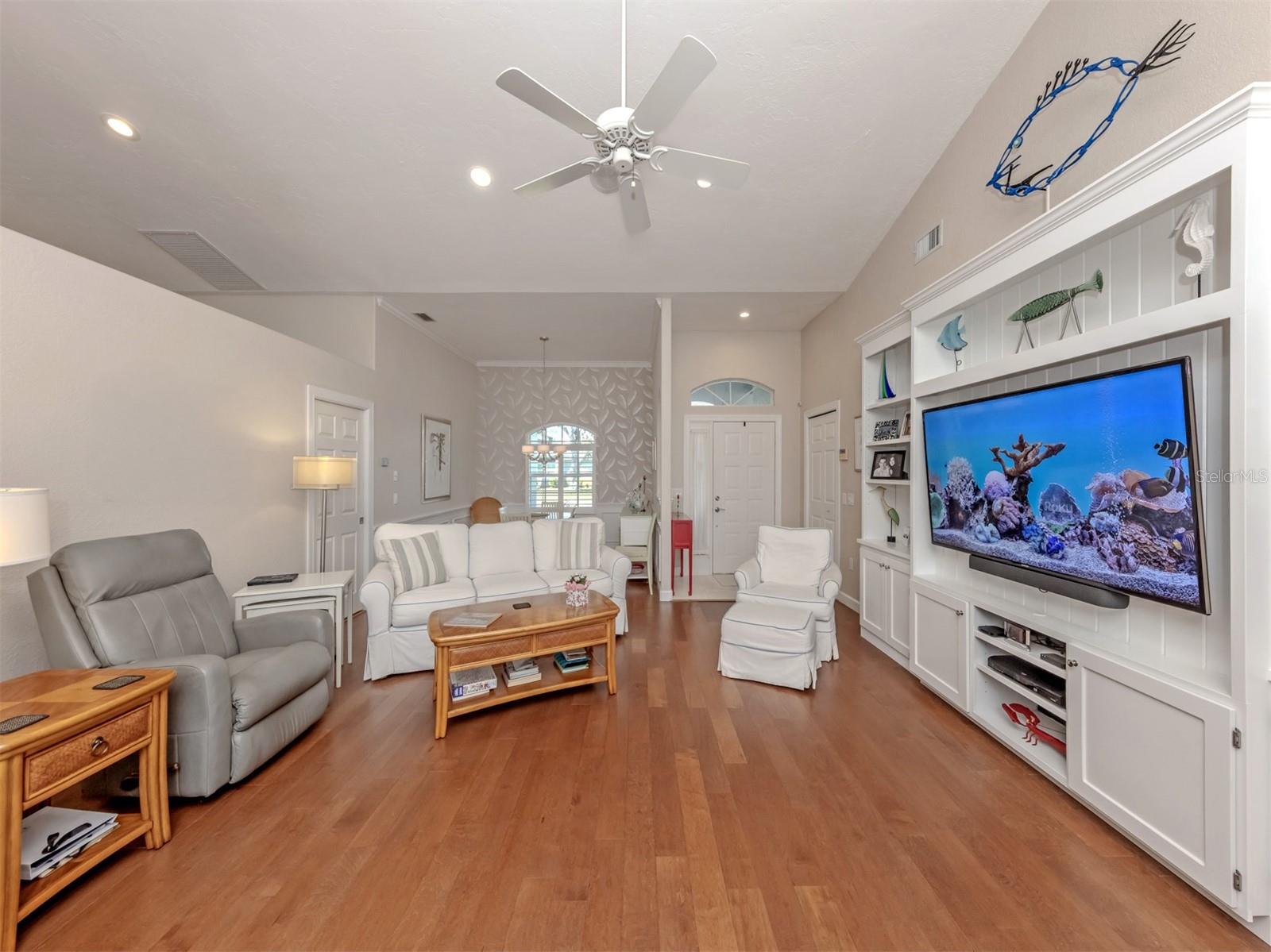 GOVERNORS GREEN - Residential