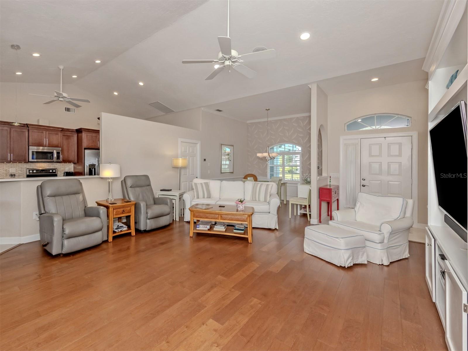 GOVERNORS GREEN - Residential