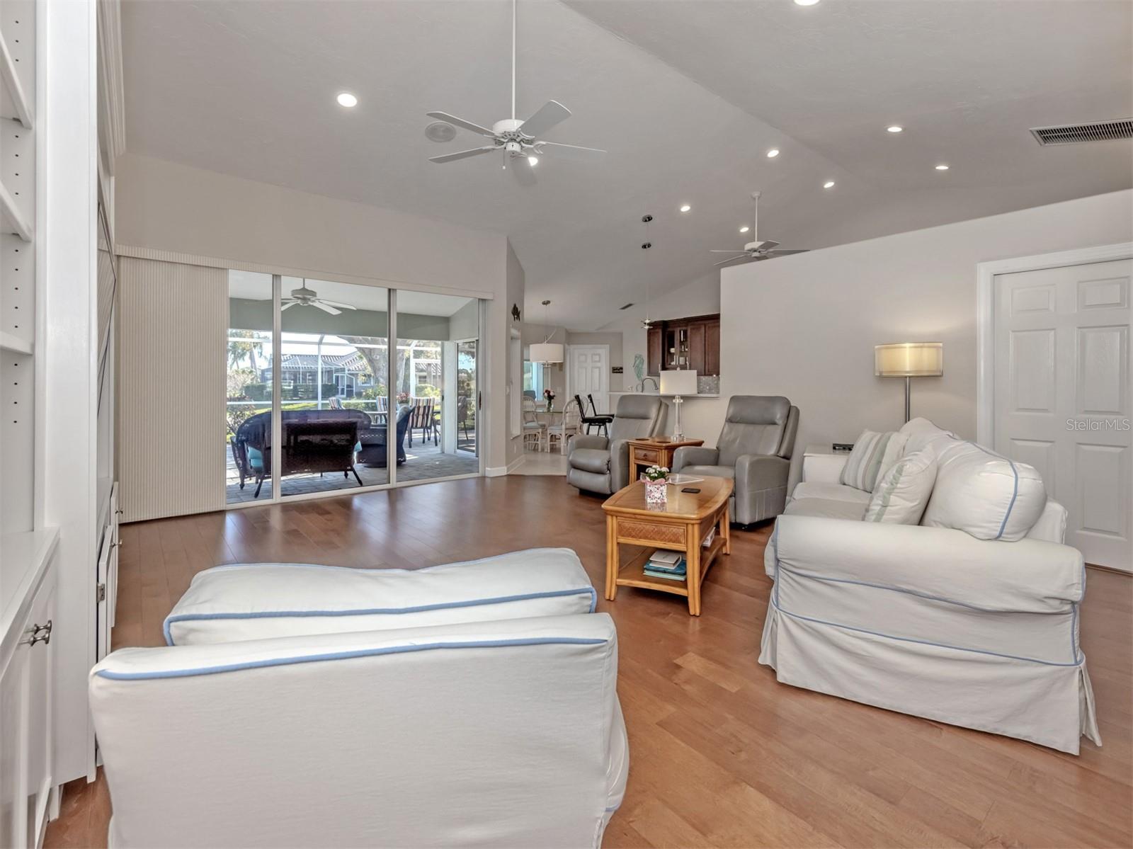 GOVERNORS GREEN - Residential