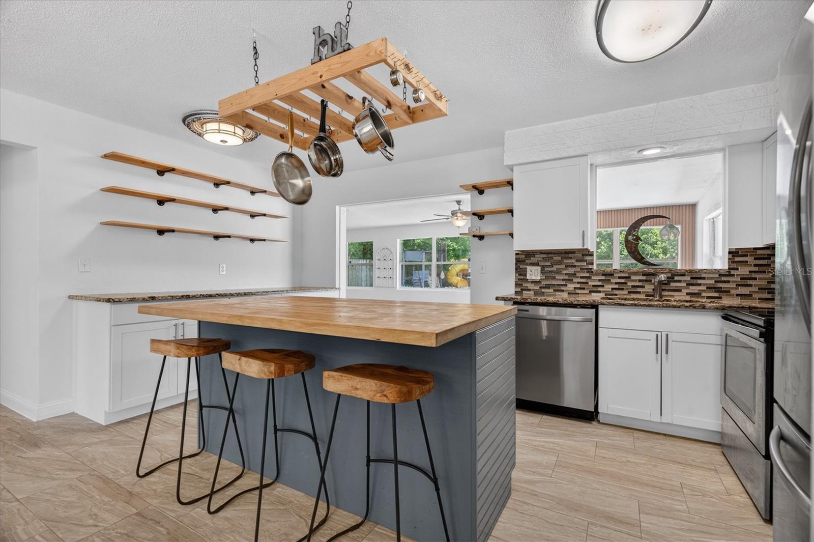 BEULAH MANOR - Residential