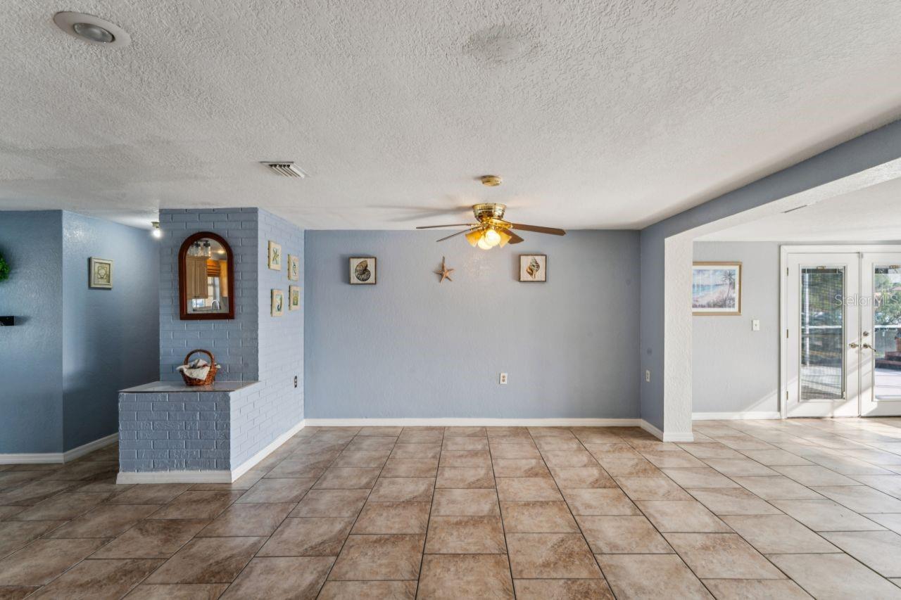 FOREST HILLS - Residential