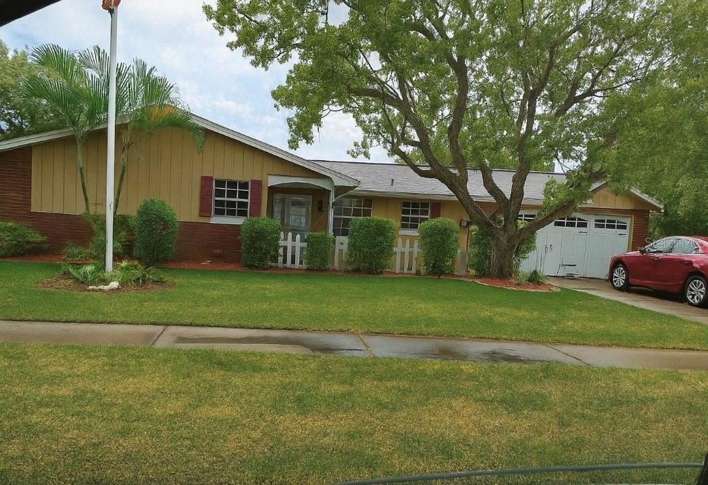 Photo of 5820 Melaleuca Drive, Holiday, FL 34690 (MLS # W7881373)