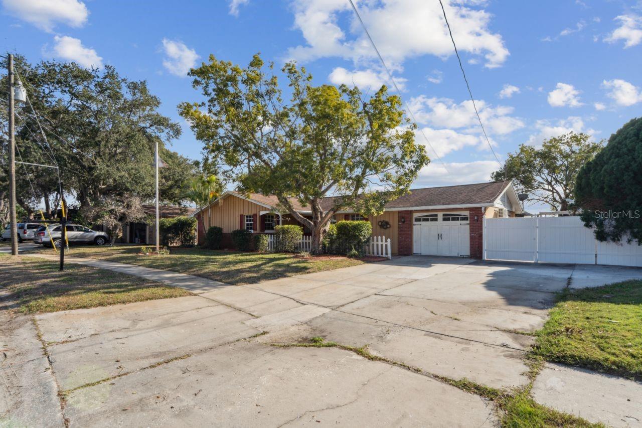 FOREST HILLS - Residential