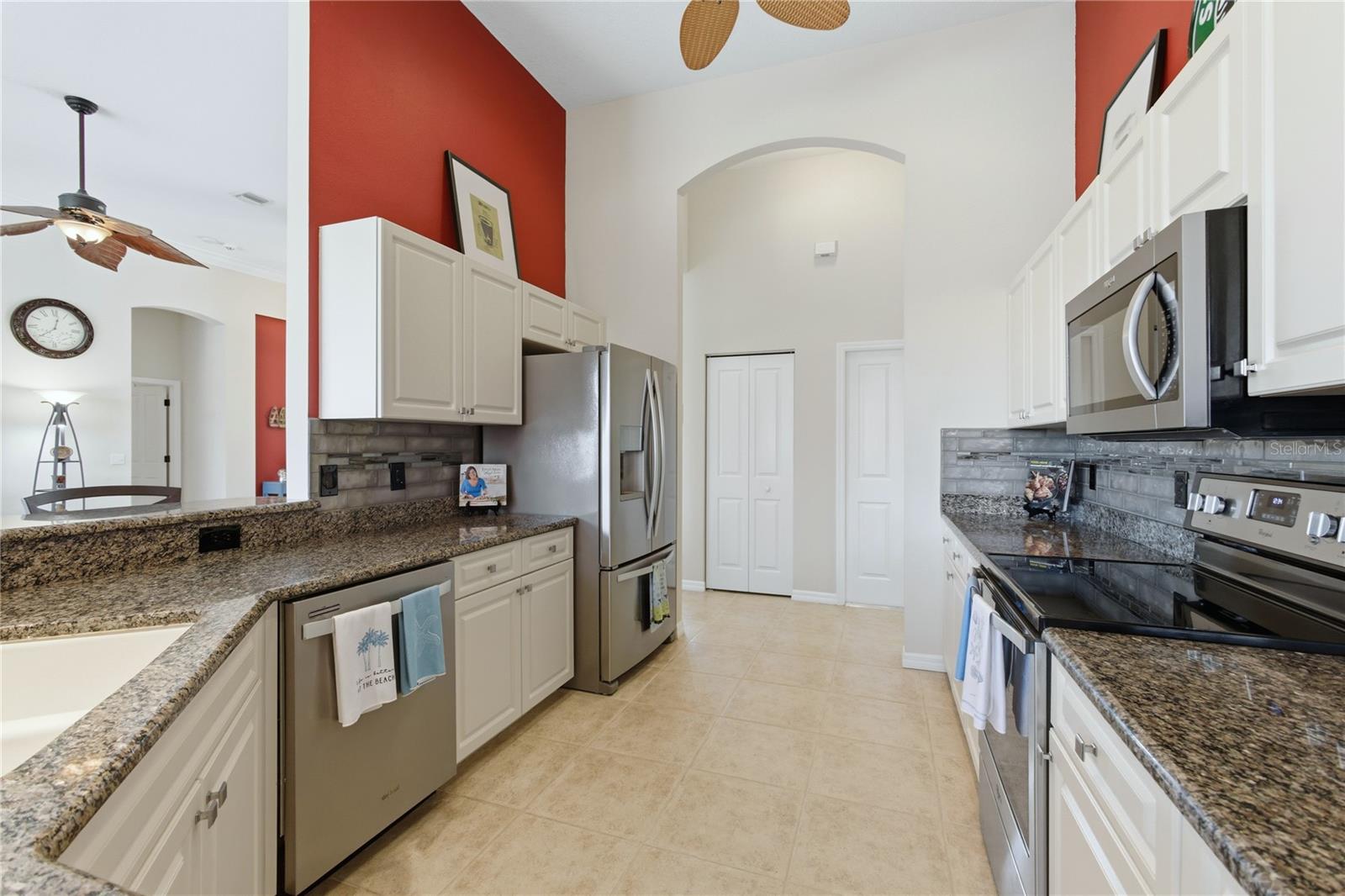 LAKES OF JACARANDA, LAKE OF THE WOODS - Residential