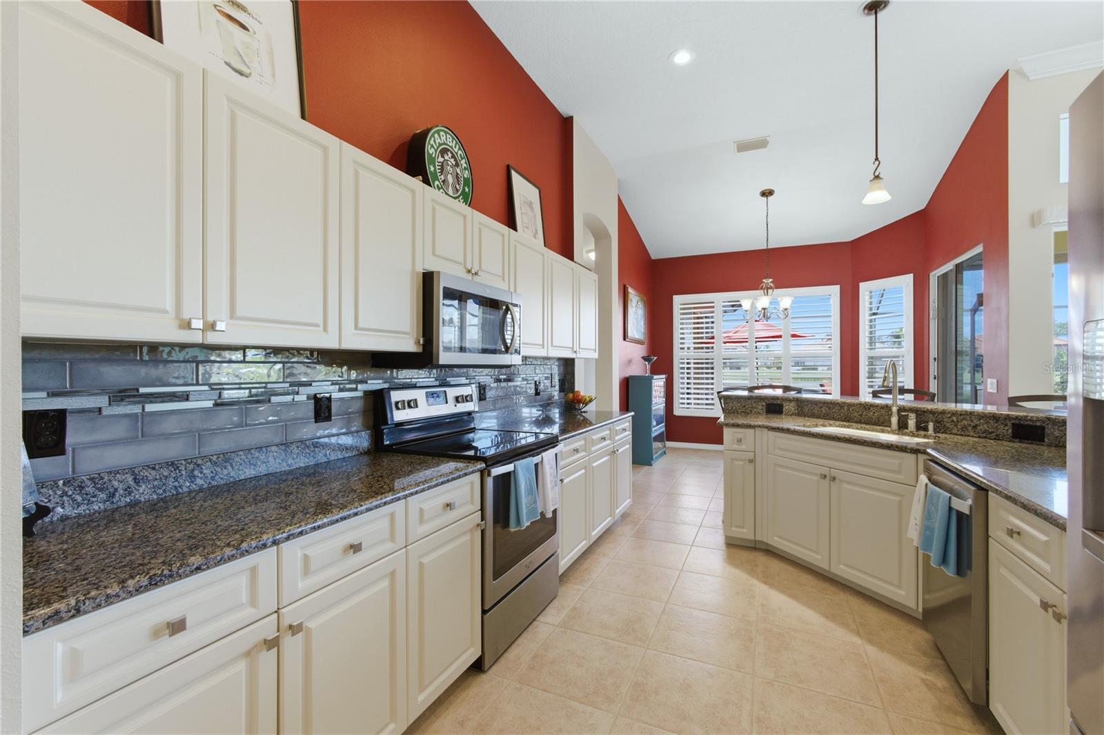 LAKES OF JACARANDA, LAKE OF THE WOODS - Residential