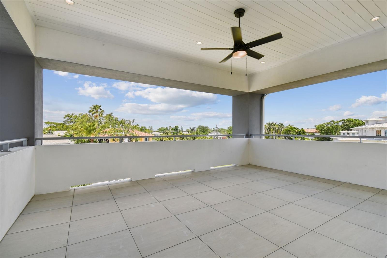 DAVIS ISLANDS - Residential