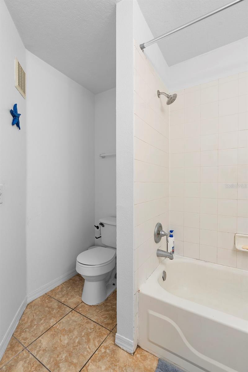 VILLAS AT LAKESIDE A CONDO - Residential