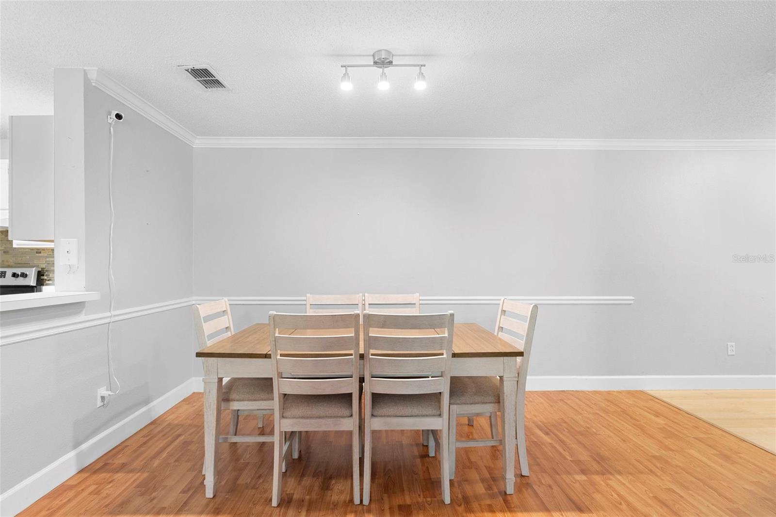 VILLAS AT LAKESIDE A CONDO - Residential