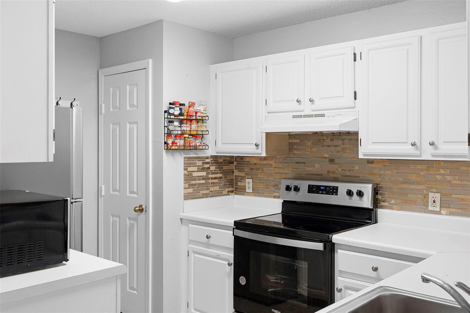 VILLAS AT LAKESIDE A CONDO - Residential