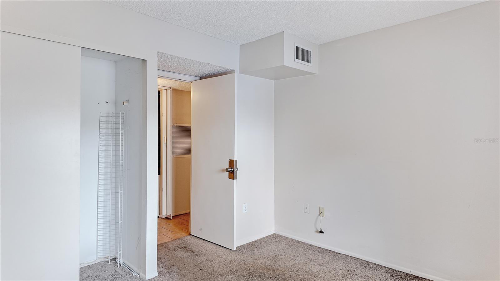 BAYSHORE ON THE LAKE APTS SEC 4 - Residential