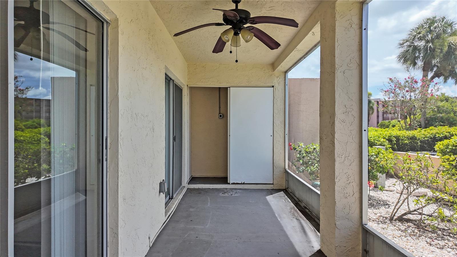 BAYSHORE ON THE LAKE APTS SEC 4 - Residential