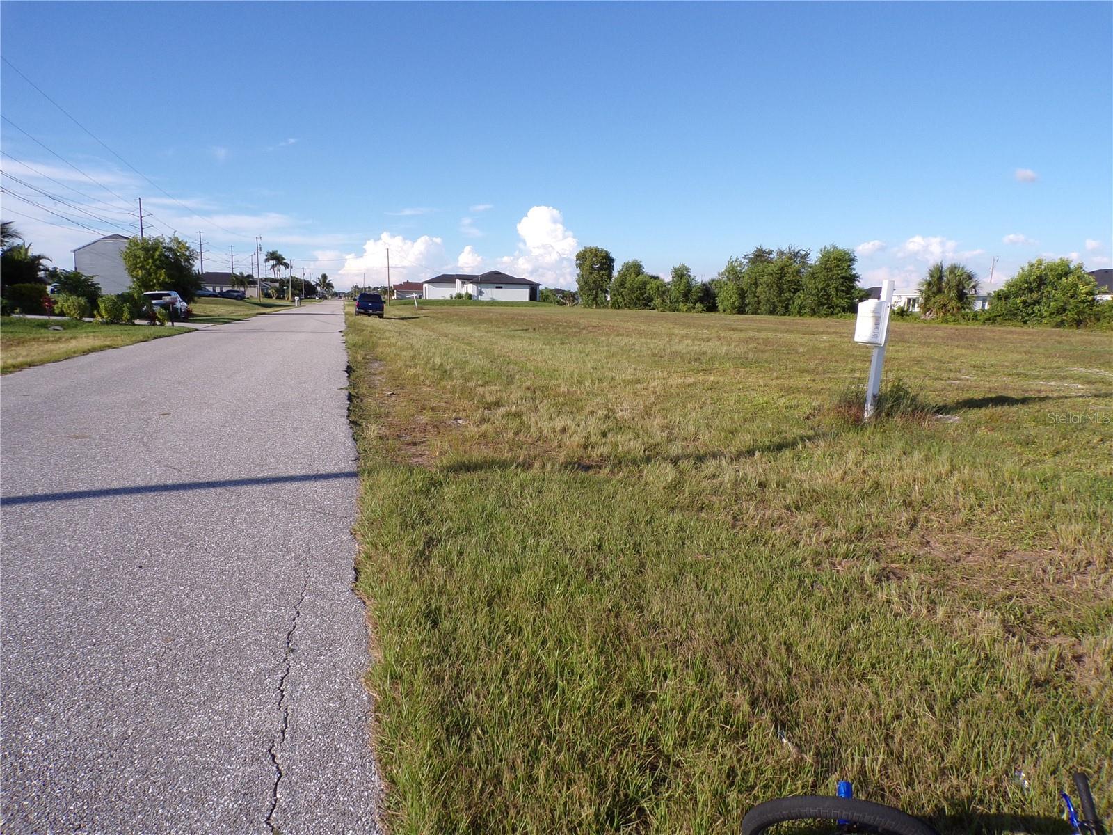 CAPE CORAL - Land