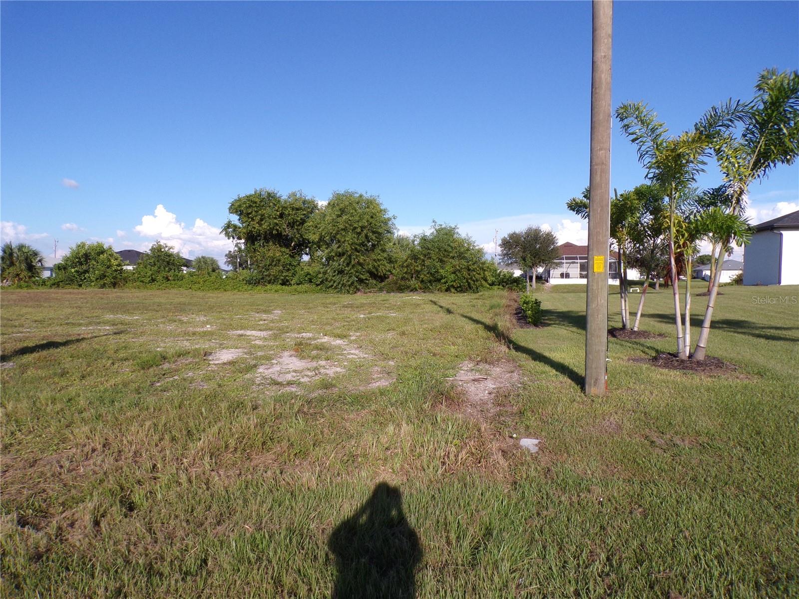 CAPE CORAL - Land