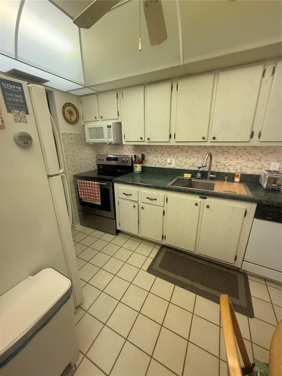 2060 MARILYN STREET 209