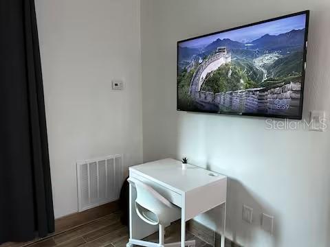8303 RESORT - Residential