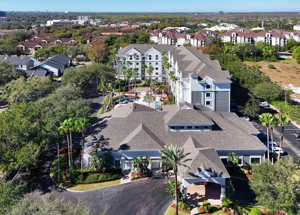 8303 RESORT - Residential