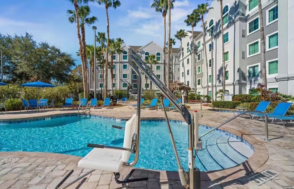 8303 RESORT - Residential