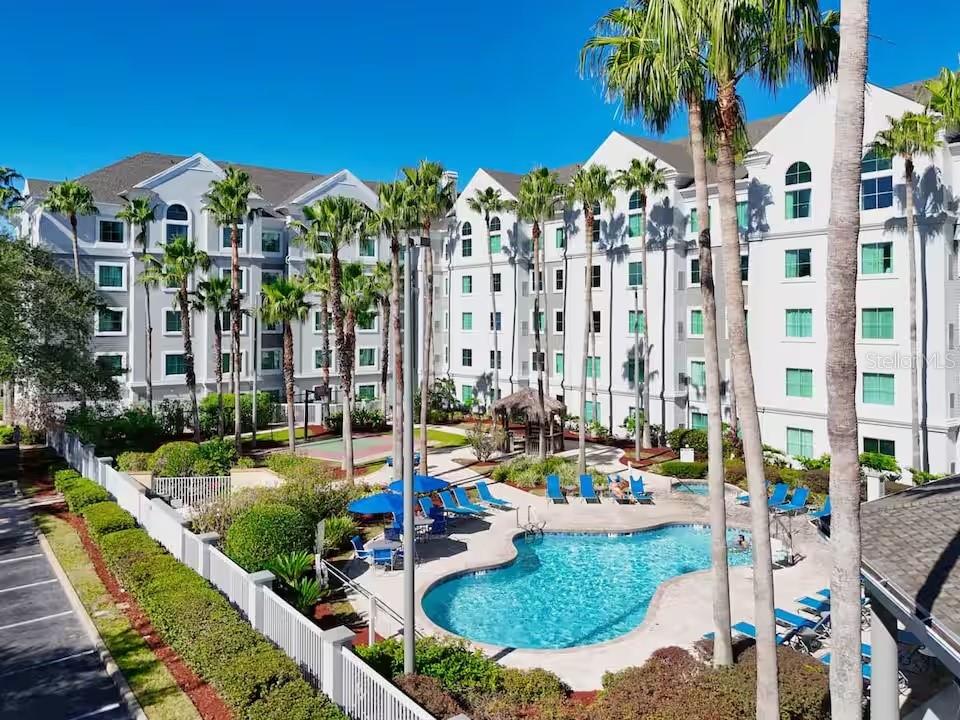 8303 RESORT - Residential