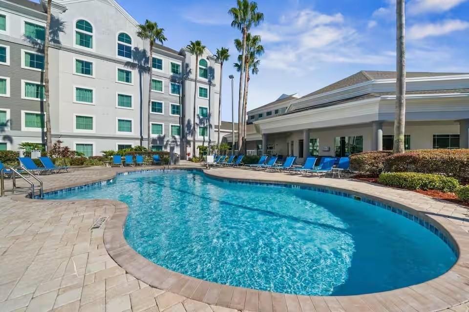 8303 RESORT - Residential