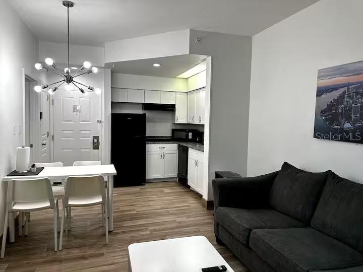 8303 RESORT - Residential