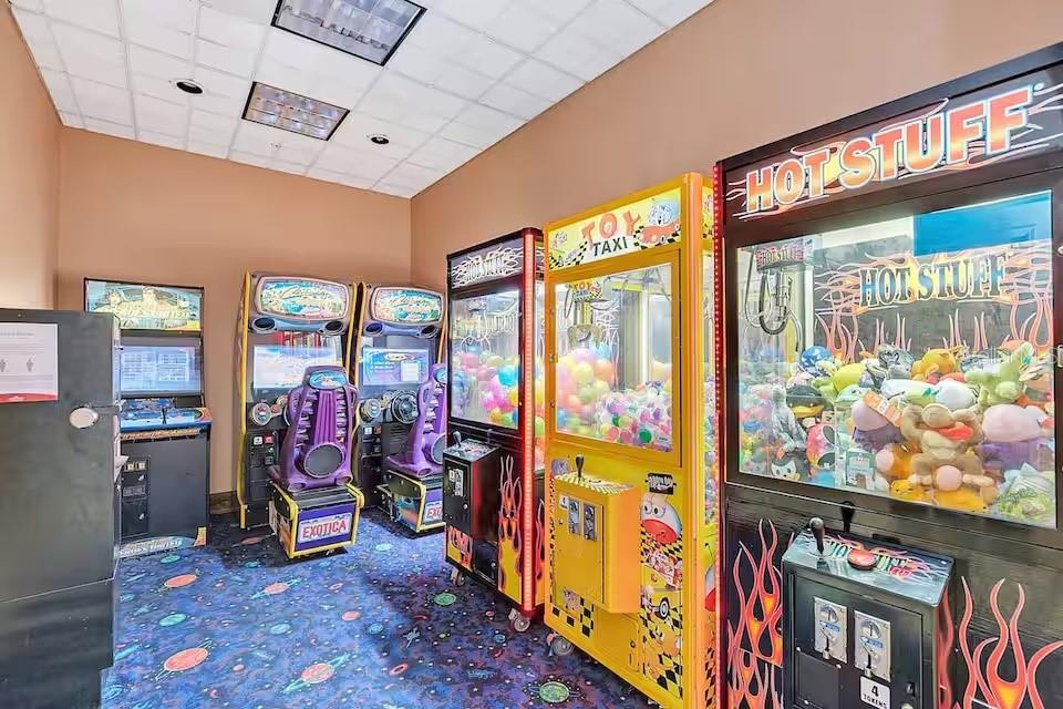 8303 RESORT - Residential