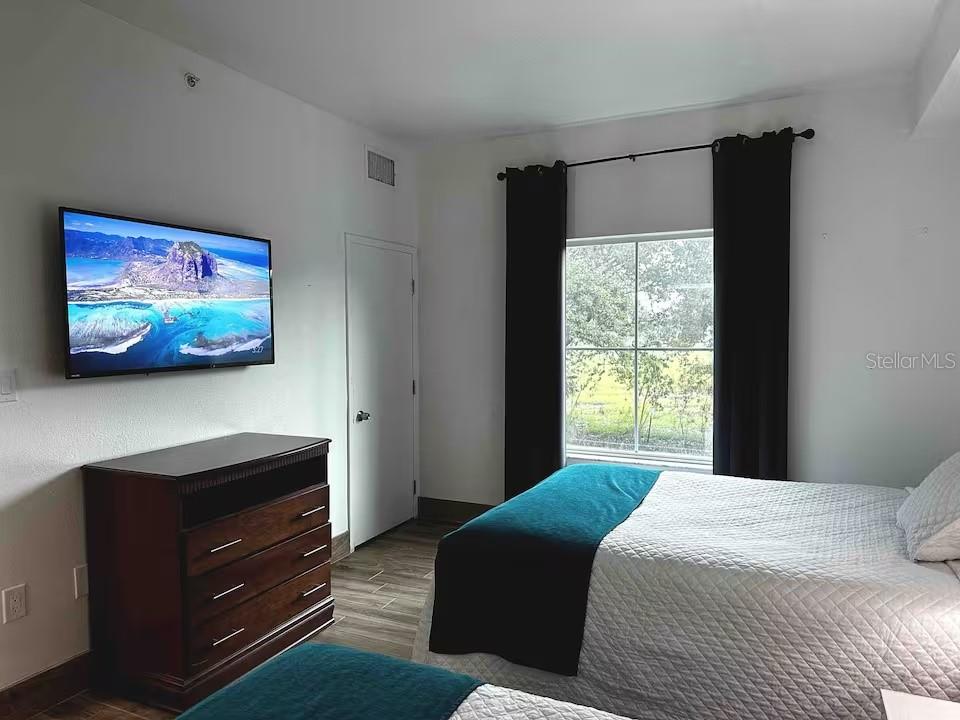 8303 RESORT - Residential