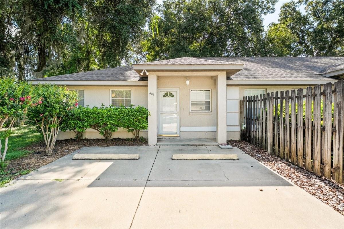 Welcome to this bright and spacious 2-bedroom, 2-bathroom corner unit, offering incredible value and flexibility. Located in a quiet, well-maintained community with a LOW HOA of just $100/month, which includes exterior maintenance, this home is perfect for homeowners or investors alike — NO LEASE RESTRICTIONS!
Enjoy peace of mind with a brand NEW ROOF being installed this month, and new flooring to be installed in the main living area, making it move-in ready. Step outside to your large backyard and screened-in patio, ideal for relaxing, entertaining, or enjoying Florida living all year round.
Don’t miss this opportunity to own a solid investment or a lovely home with space, privacy, and great community benefits. Schedule your showing today!