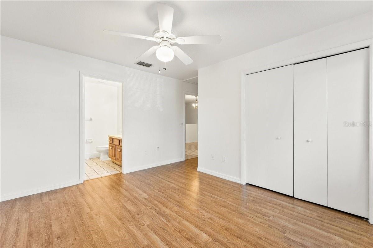 BROWNSTONE COMMONS - Residential