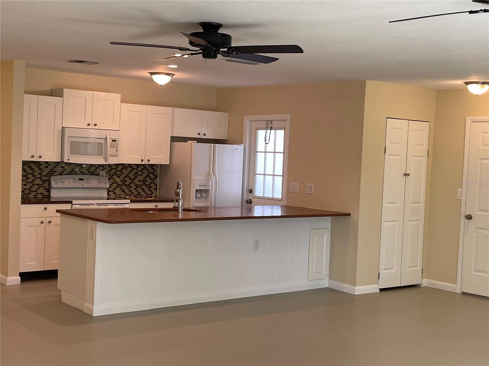 PORT CHARLOTTE SUB 03 - Residential Lease