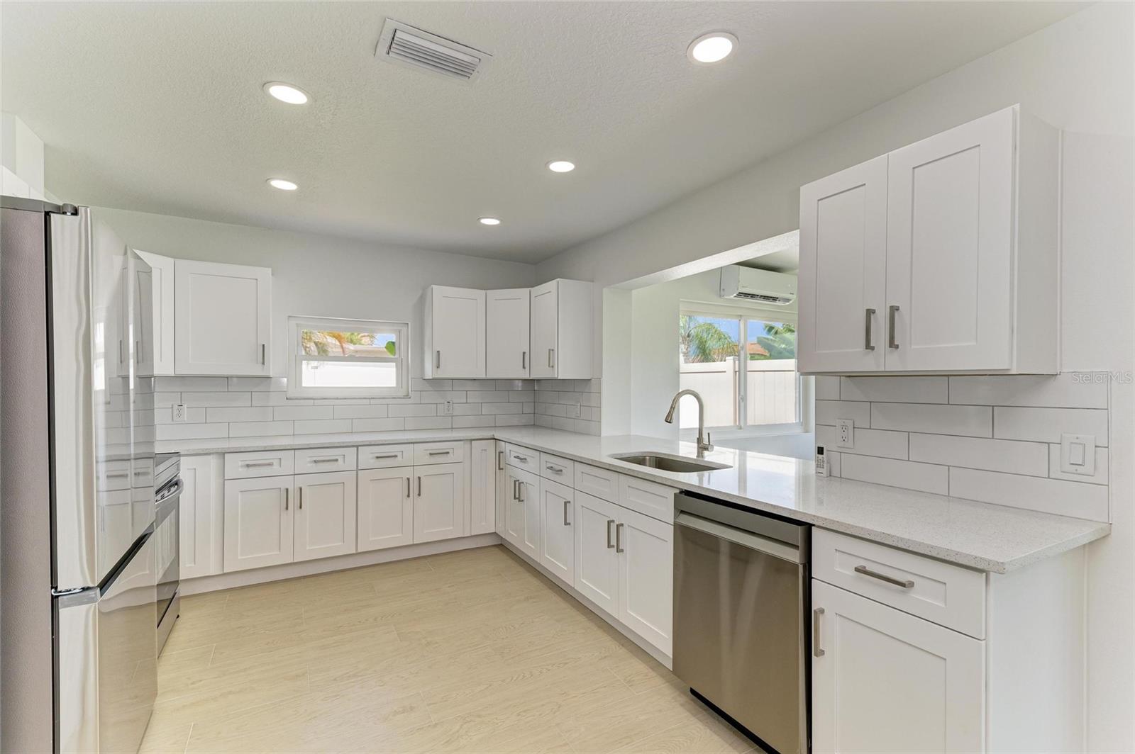 GULF & BAY ESTATES UNIT 4 CORR - Residential