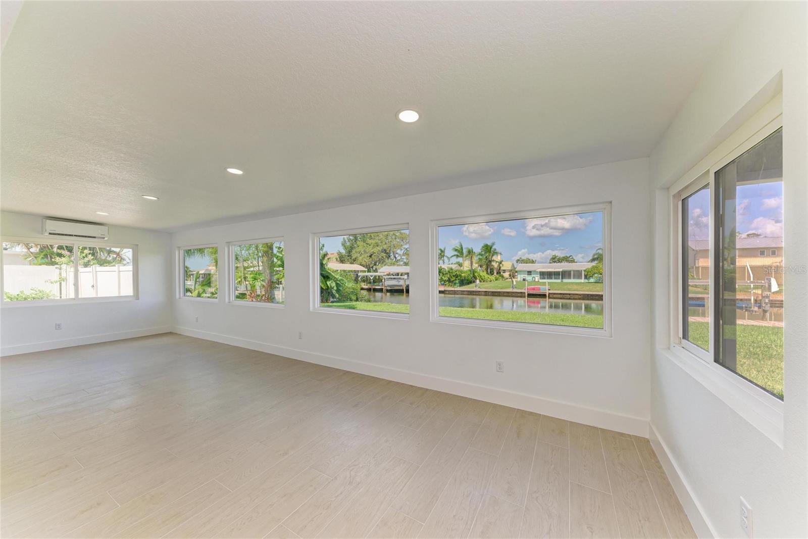 GULF & BAY ESTATES UNIT 4 CORR - Residential