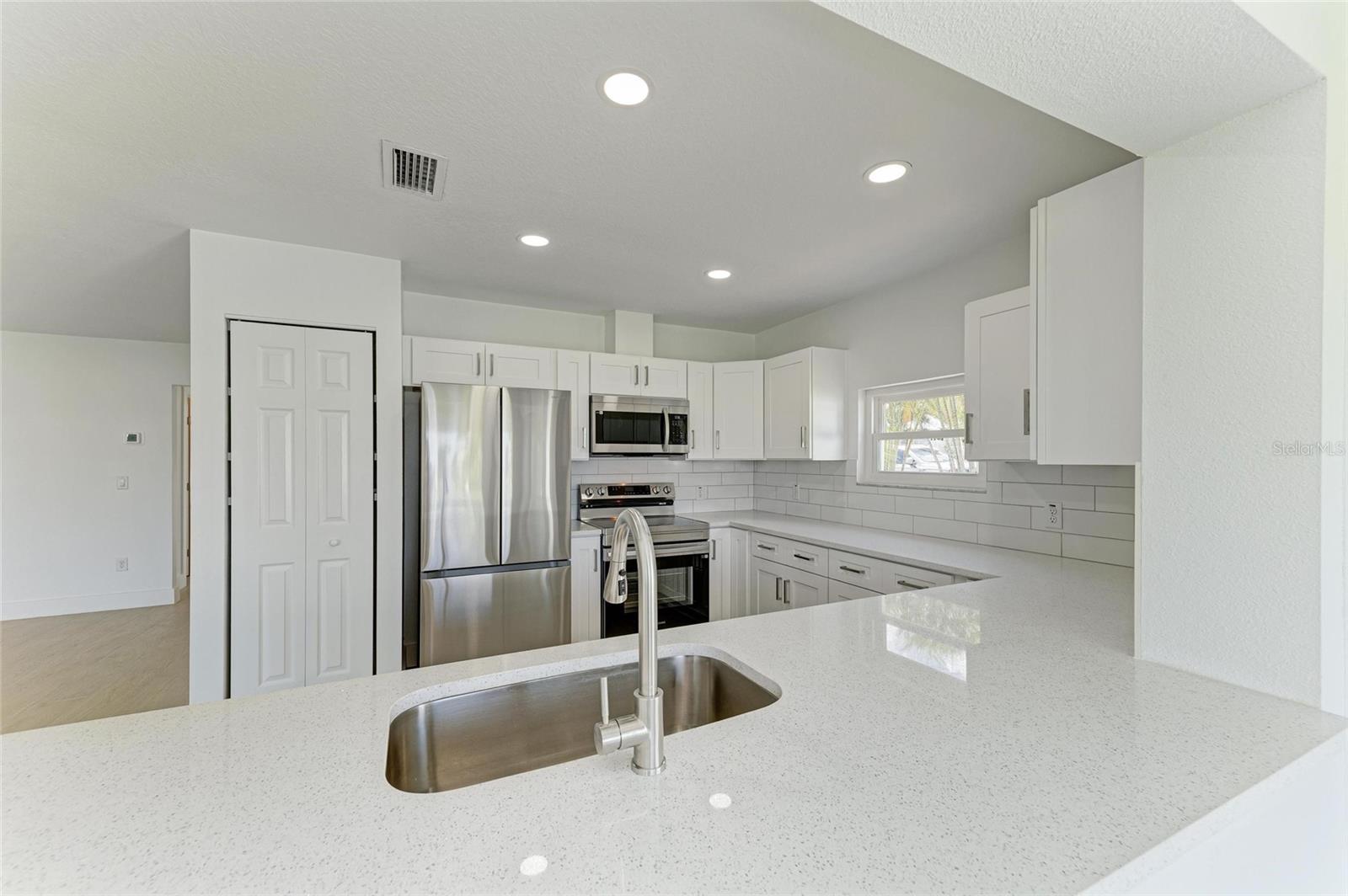 GULF & BAY ESTATES UNIT 4 CORR - Residential