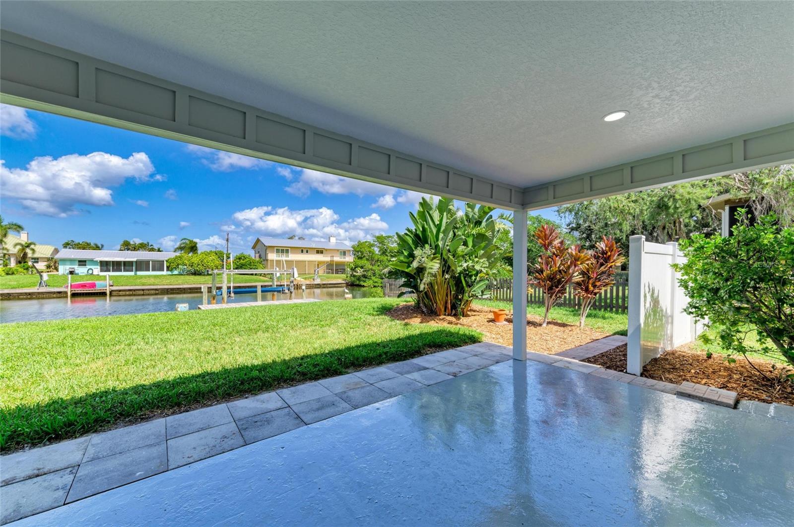 GULF & BAY ESTATES UNIT 4 CORR - Residential