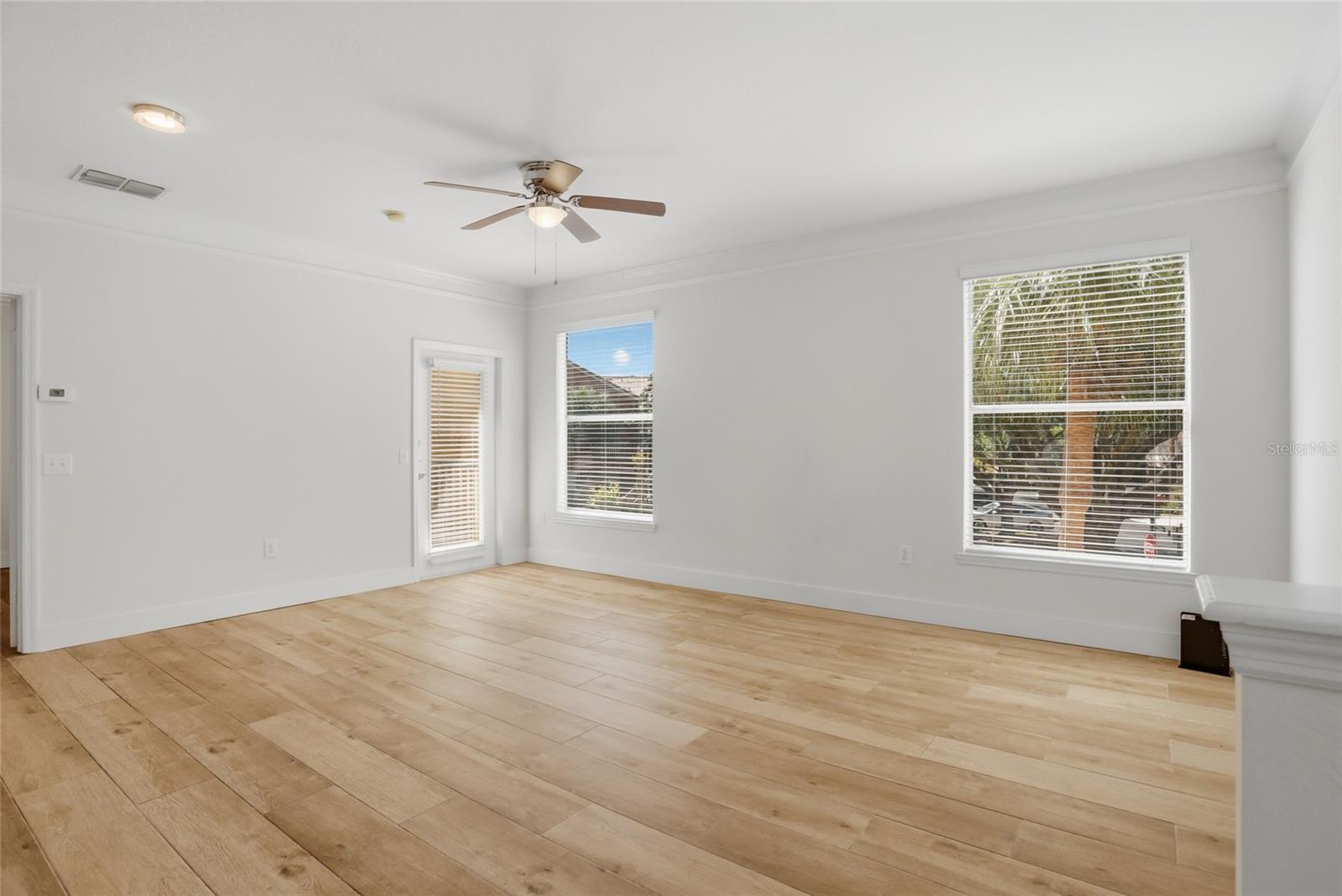 MIRABELLA CONDO - Residential