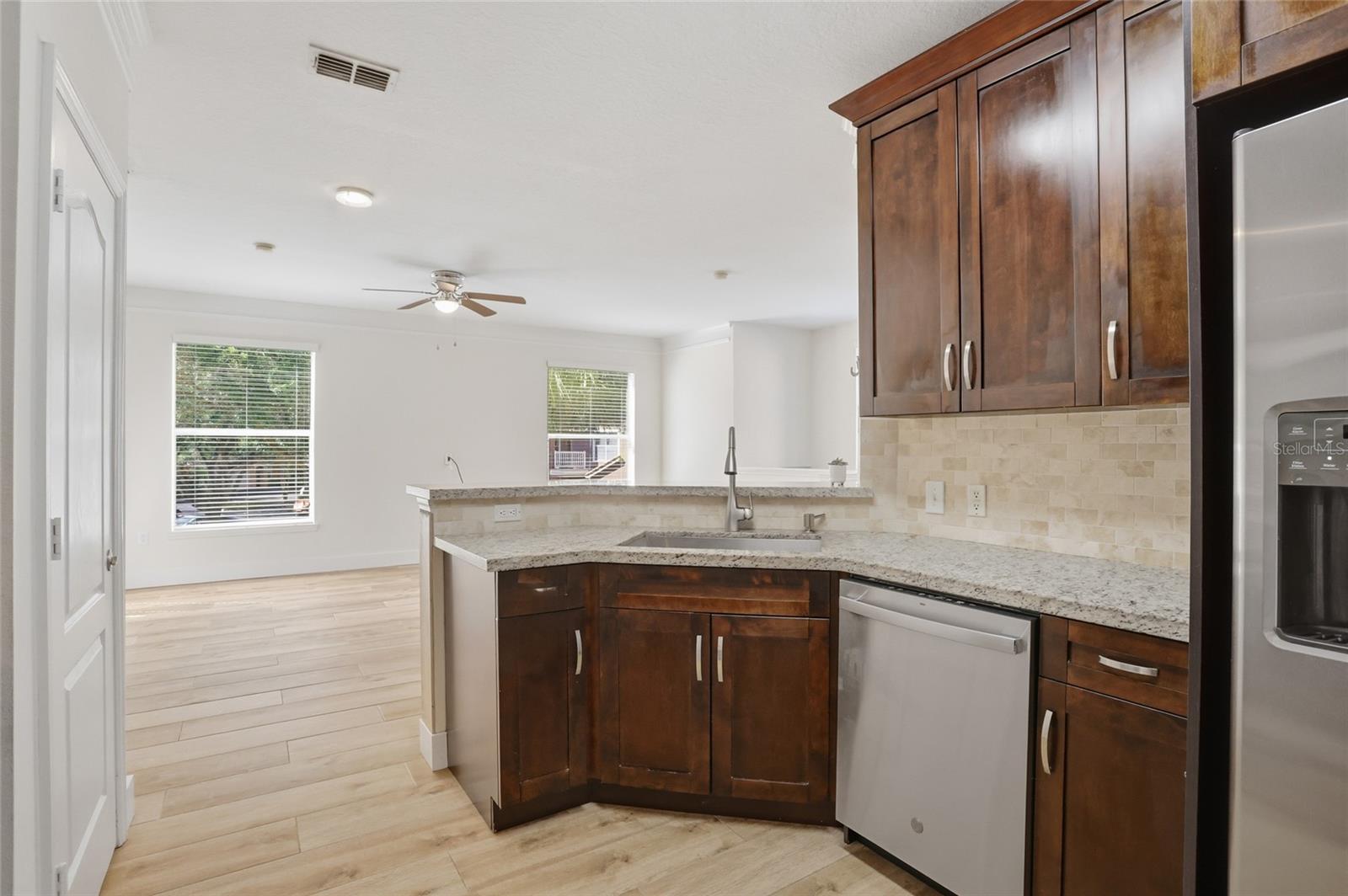 MIRABELLA CONDO - Residential