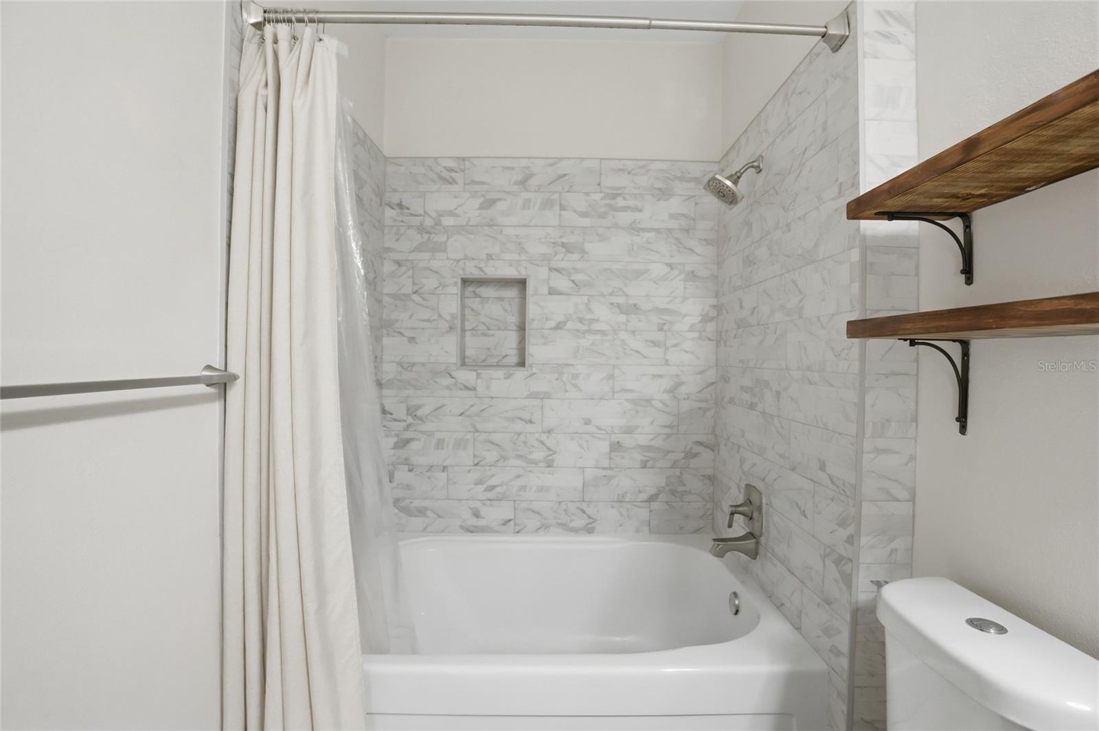 MIRABELLA CONDO - Residential