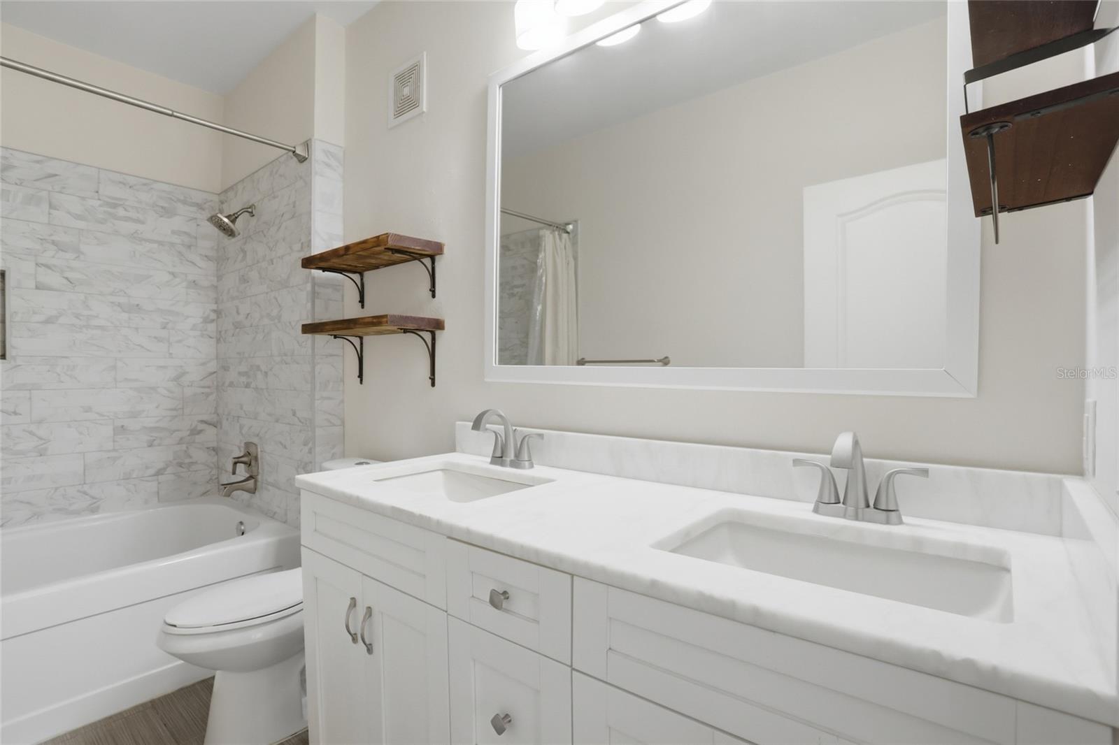 MIRABELLA CONDO - Residential