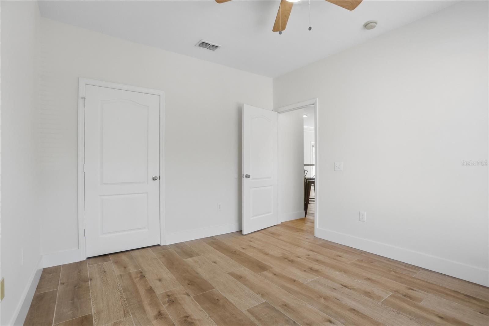 MIRABELLA CONDO - Residential