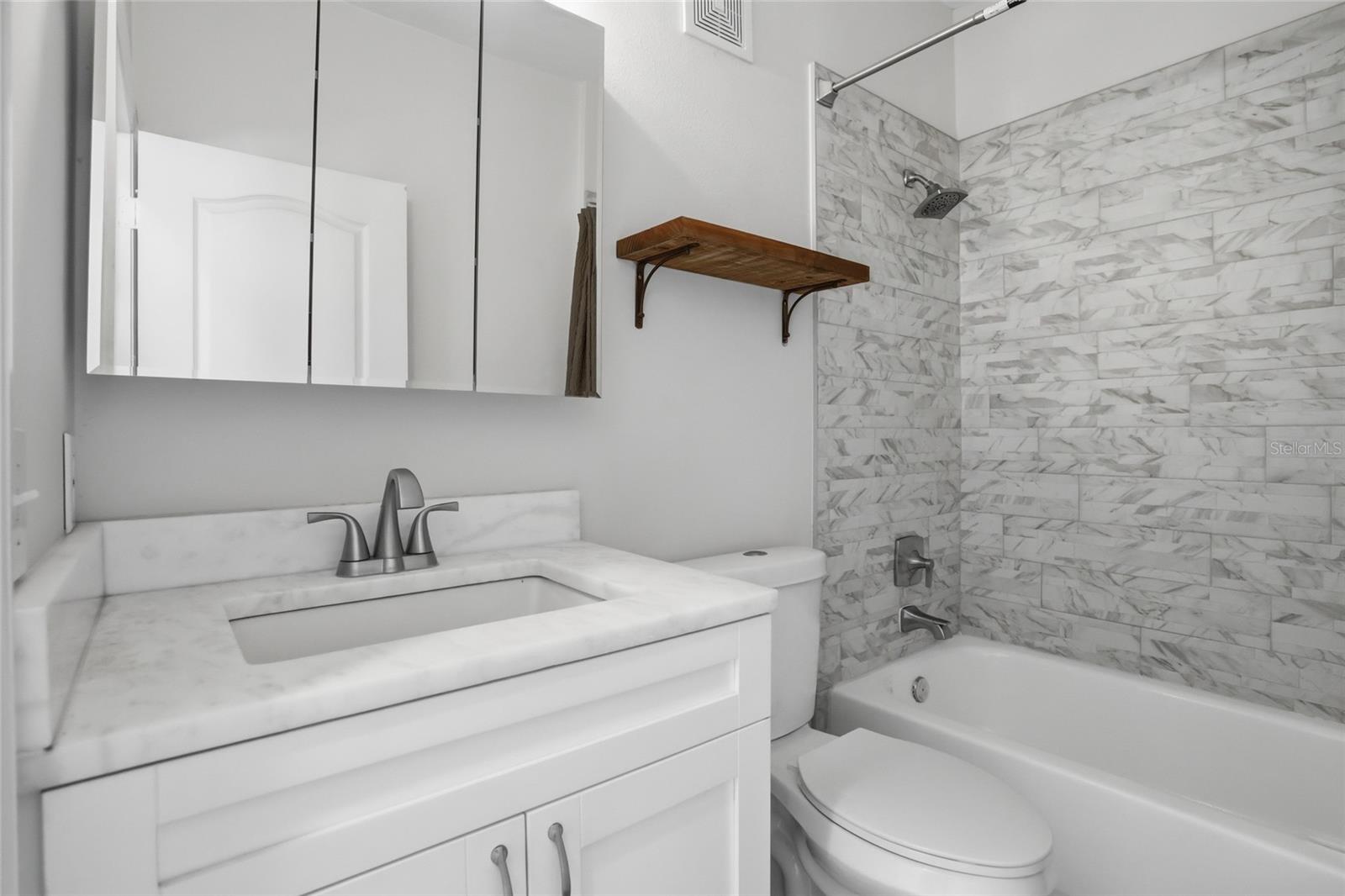 MIRABELLA CONDO - Residential