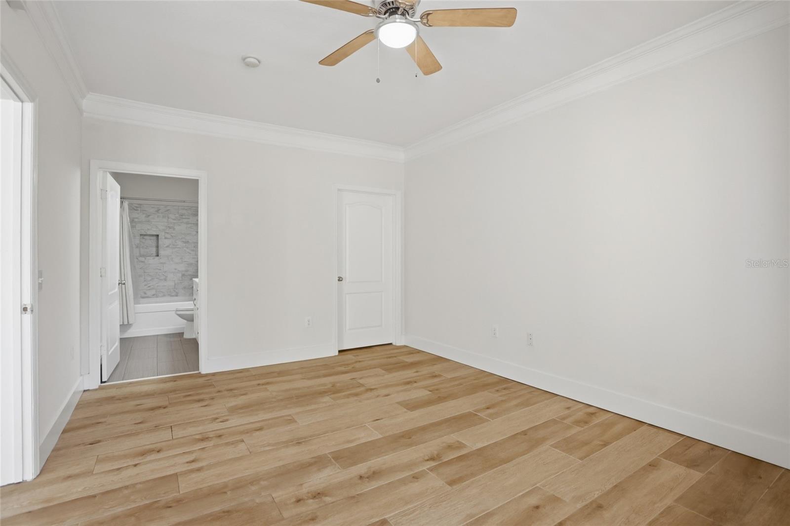 MIRABELLA CONDO - Residential