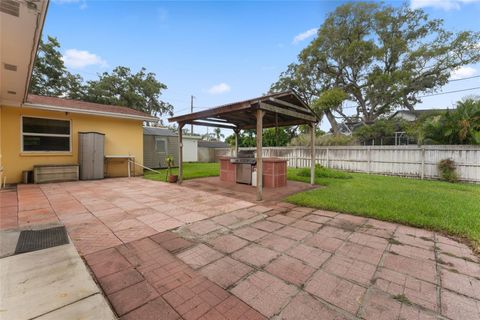 A home in PALM HARBOR