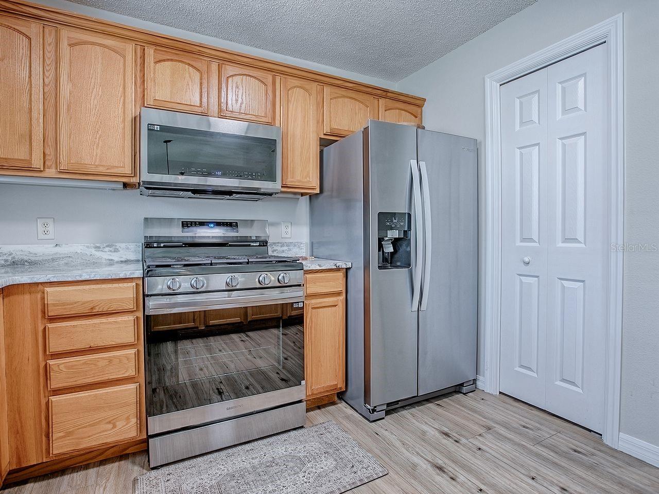 1110 BURNETTOWN PLACE