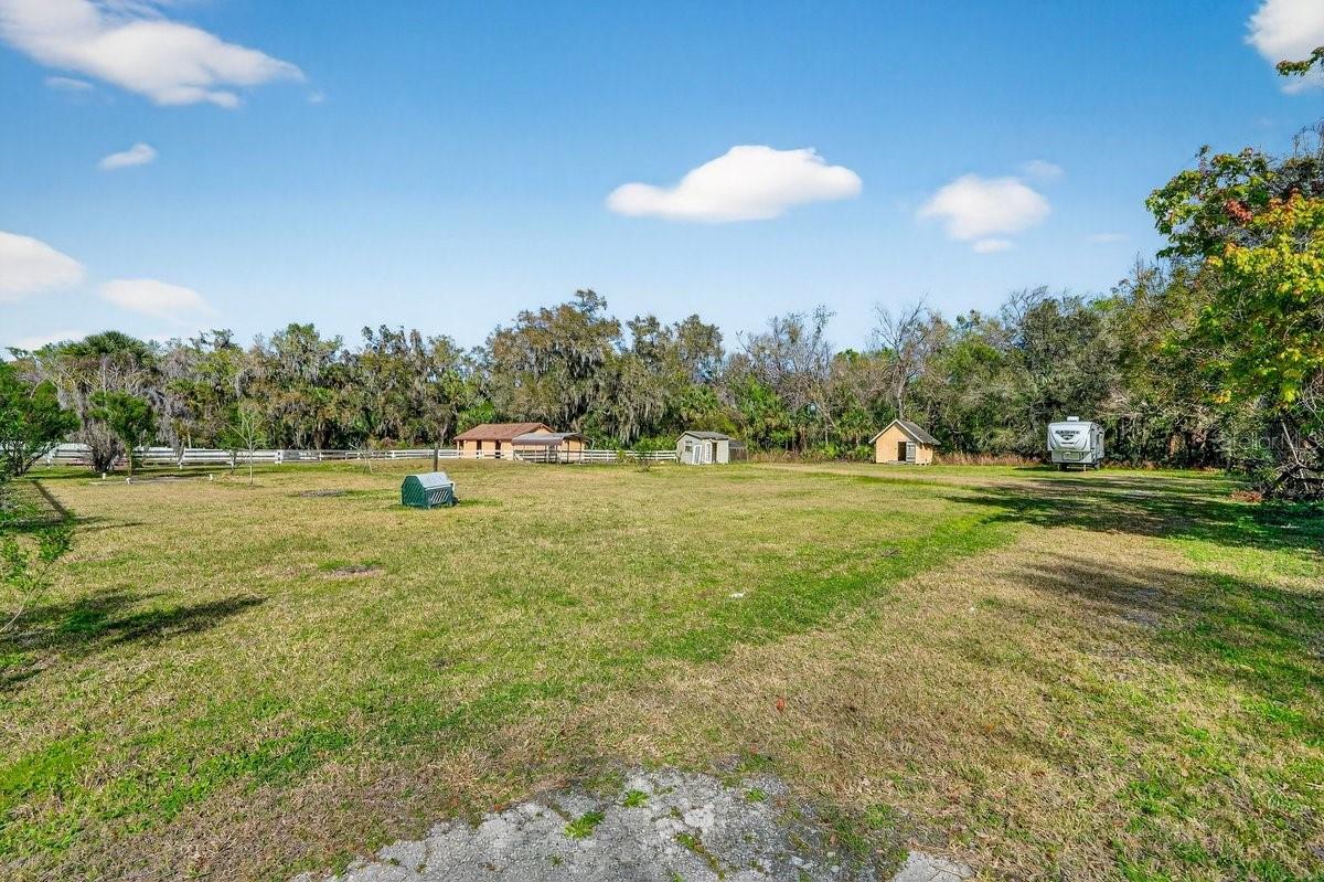 QUIET PLACE IN COUNTRY UNIT 05 - Residential