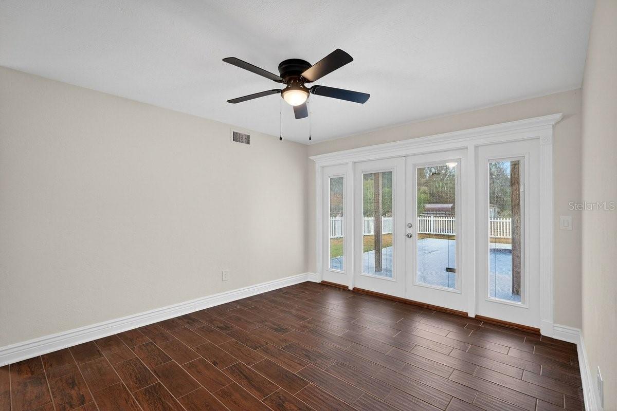 QUIET PLACE IN COUNTRY UNIT 05 - Residential