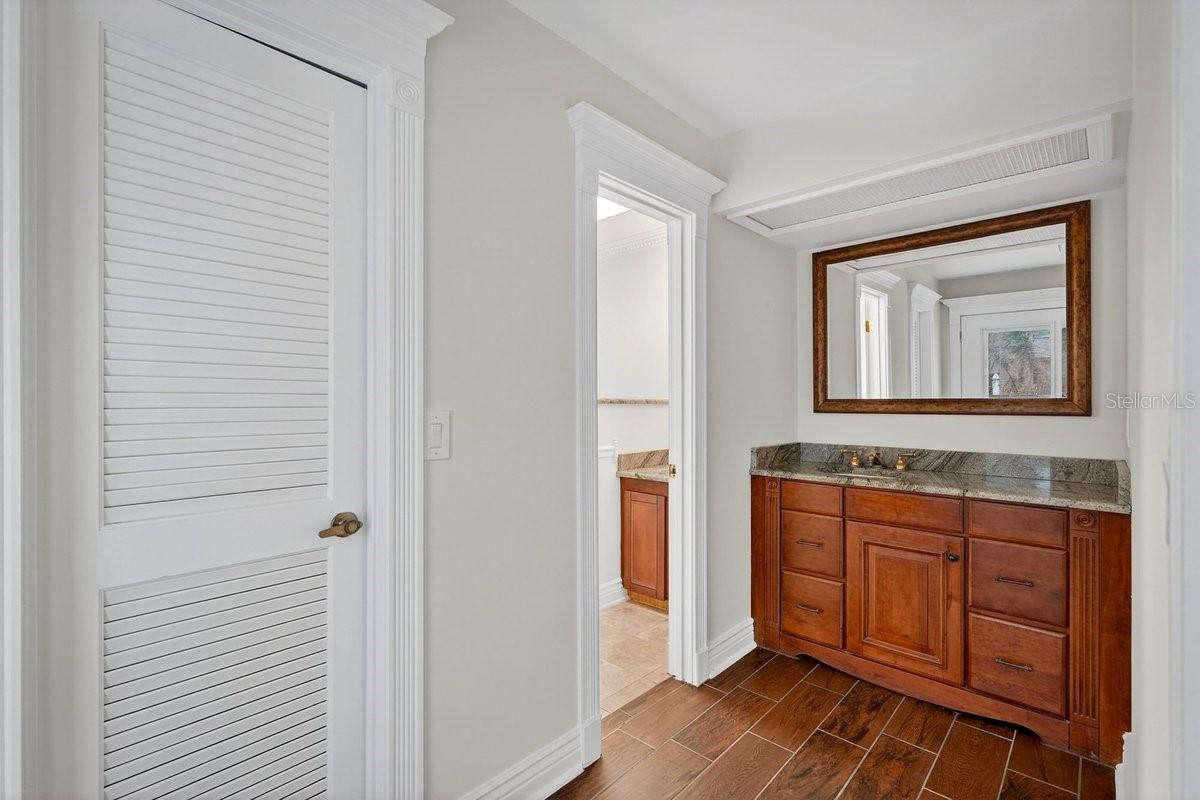 QUIET PLACE IN COUNTRY UNIT 05 - Residential