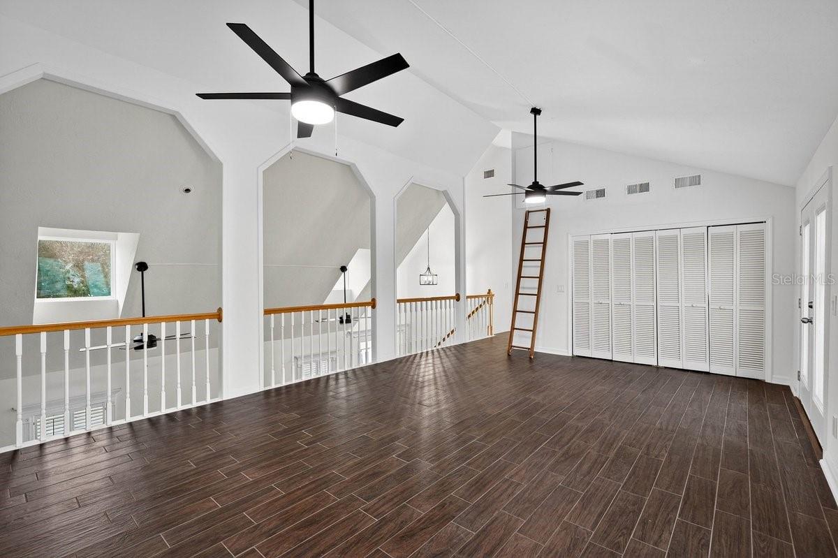 QUIET PLACE IN COUNTRY UNIT 05 - Residential